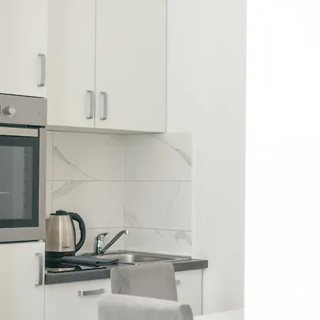 One-bedroom In The Center Of On A Quiet Street 5 Minutes To The * Budva