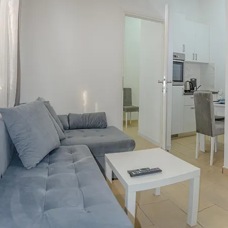 One-bedroom In The Center Of On A Quiet Street 5 Minutes To The Budva